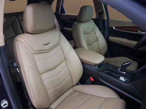 Used 2019 Cadillac XT5 Platinum image 31