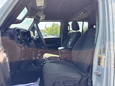 Used 2024 Jeep Wrangler Rubicon image 21