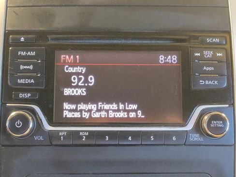 Used 2016 Nissan Frontier SV image 25