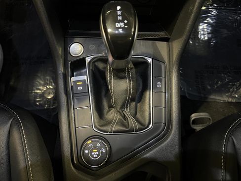 Used 2023 Volkswagen Tiguan SE image 20