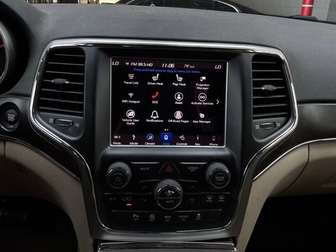 Used 2018 Jeep Grand Cherokee Limited AWD/4WD image 27
