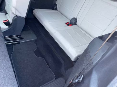 Used 2019 Volkswagen Tiguan SEL w/ 3rd Row Seat Package AWD/4WD image 57
