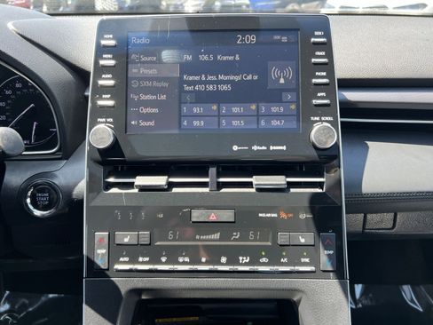 Used 2019 Toyota Avalon XSE w/ All Weather Liner Package FWD image 18