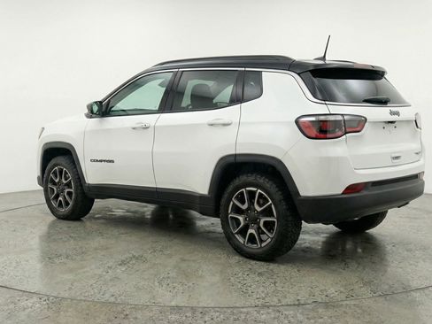 Used 2025 Jeep Compass Trailhawk AWD/4WD image 6