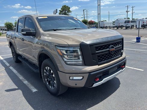 Used 2021 Nissan Titan PRO-4X w/ Pro-4x Convenience Package AWD/4WD image 1