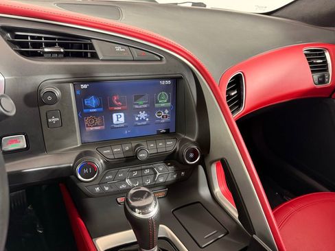 Used 2016 Chevrolet Corvette Z06 w/ 3LZ Preferred Equipment Group image 18