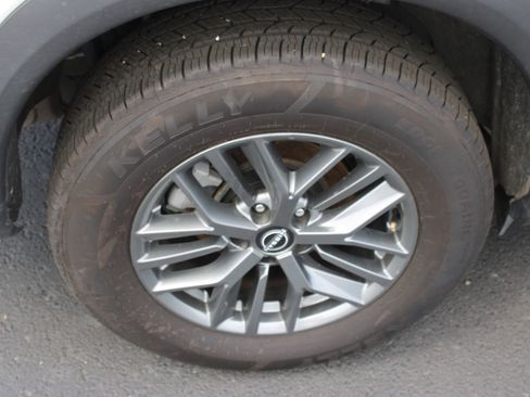 Used 2024 Nissan Rogue S FWD image 27