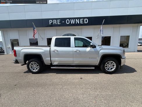 Used 2016 GMC Sierra 1500 SLE w/ SLE Value Package AWD/4WD image 3