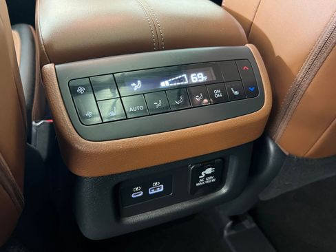 Used 2023 Nissan Pathfinder Platinum w/ Black Appearance Package image 34