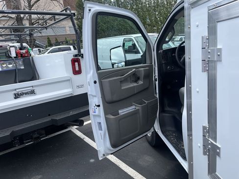 New 2024 Chevrolet Express 3500 w/ Power Convenience Package RWD image 9