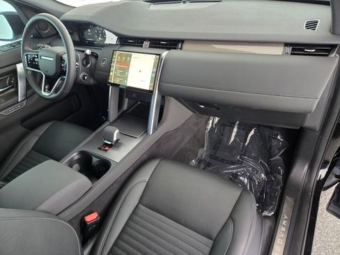 Used 2024 Land Rover Discovery Sport Dynamic SE AWD/4WD image 18