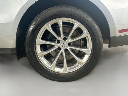 Used 2023 Porsche Macan w/ Premium Package Plus AWD/4WD image 37