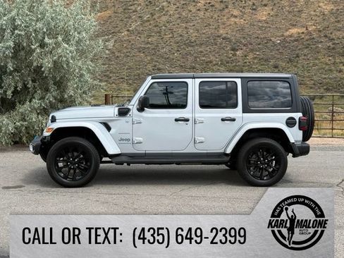 Used 2023 Jeep Wrangler Unlimited Sahara w/ Cold Weather Group AWD/4WD image 2