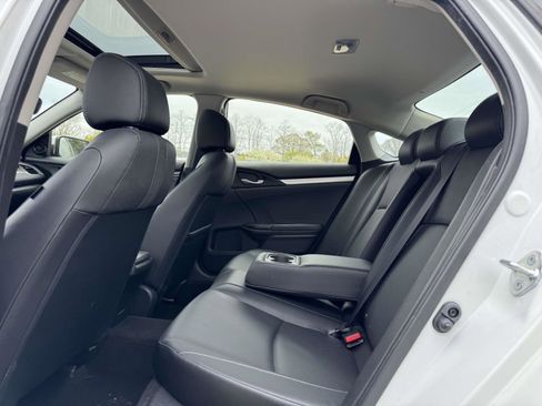 Used 2019 Honda Civic EX-L image 9