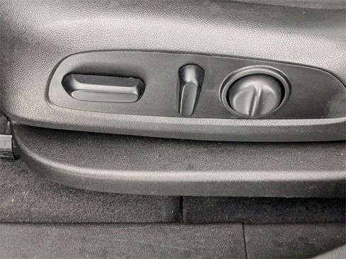 Used 2020 Chevrolet Equinox LT image 13