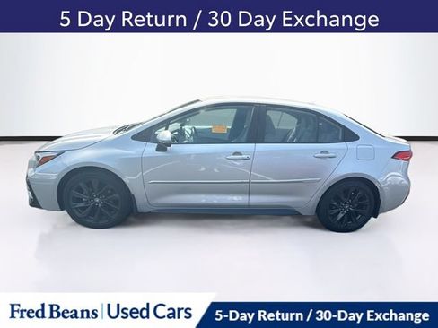 Used 2023 Toyota Corolla SE FWD image 5