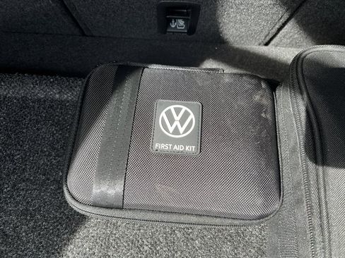 Used 2022 Volkswagen Tiguan SE image 18