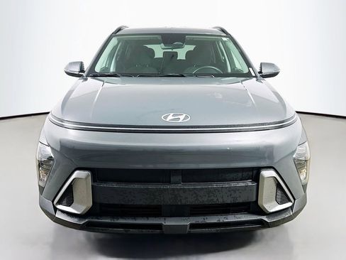 Used 2025 Hyundai Kona SEL image 2