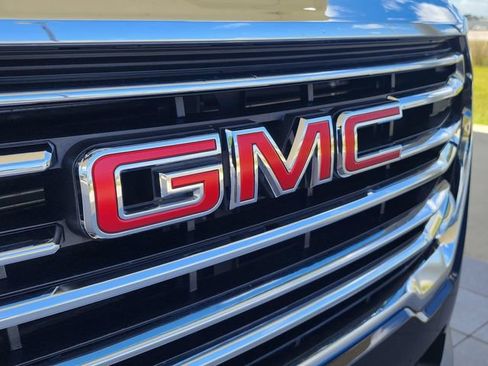 Used 2024 GMC Terrain SLT AWD/4WD image 30