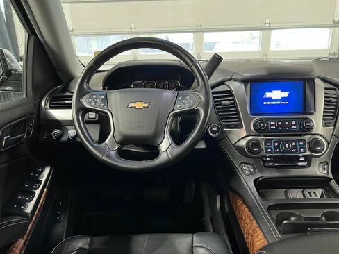 Used 2017 Chevrolet Suburban Premier AWD/4WD image 8