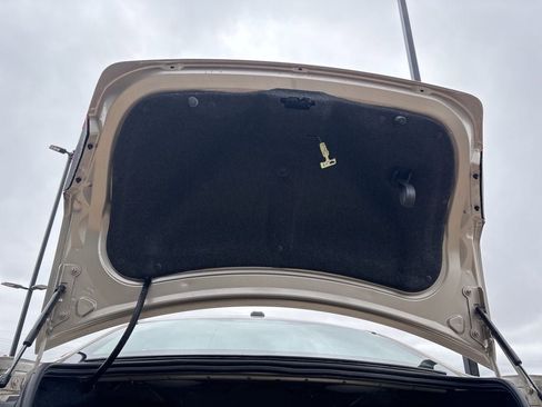 Used 2018 Ford Taurus SE image 33