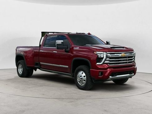 Used 2024 Chevrolet Silverado 3500 High Country w/ High Country Premium Package AWD/4WD image 7
