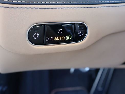 New 2026 Bentley Flying Spur Azure image 22