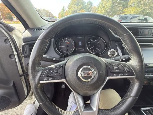 Used 2017 Nissan Rogue SL w/ SL Premium Package image 17