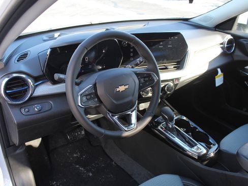 New 2026 Chevrolet Trax LT w/ Driver Confidence Package image 10
