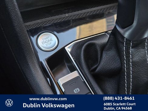 Certified 2023 Volkswagen Taos SE FWD image 18