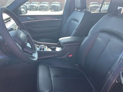 New 2026 Jeep Grand Cherokee Limited w/ Limited Altitude Package AWD/4WD image 18