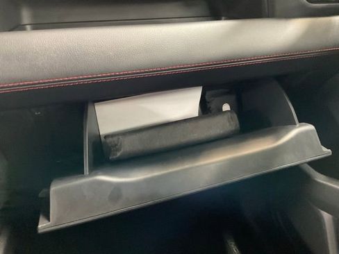 Certified 2025 Honda Pilot Black Edition image 40