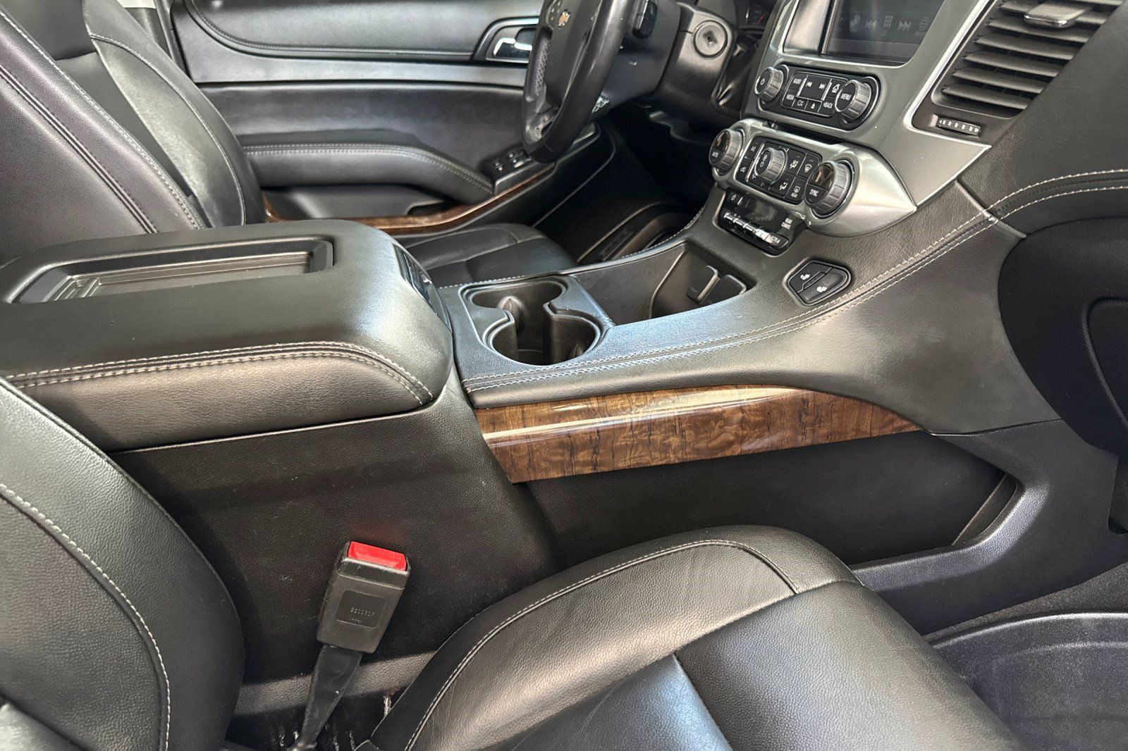 Used 2019 Chevrolet Suburban LT RWD image 20