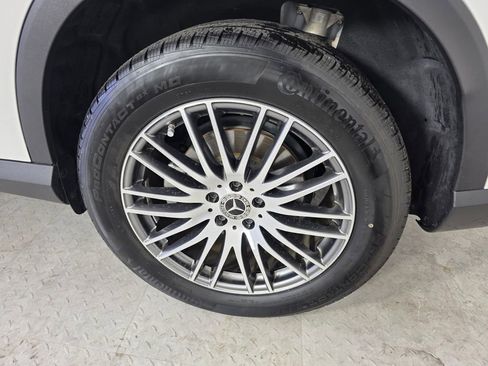 Certified 2025 Mercedes-Benz GLC 300 image 17