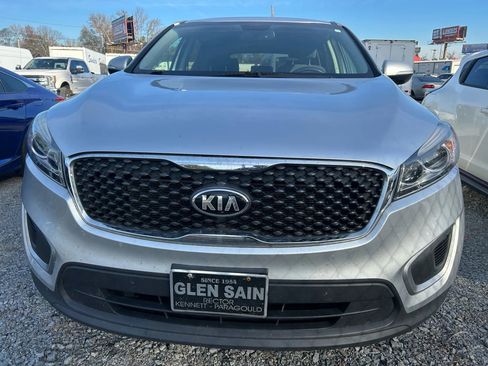 Used 2018 Kia Sorento L image 2