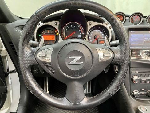 Used 2017 Nissan 370Z Touring Sport RWD image 30