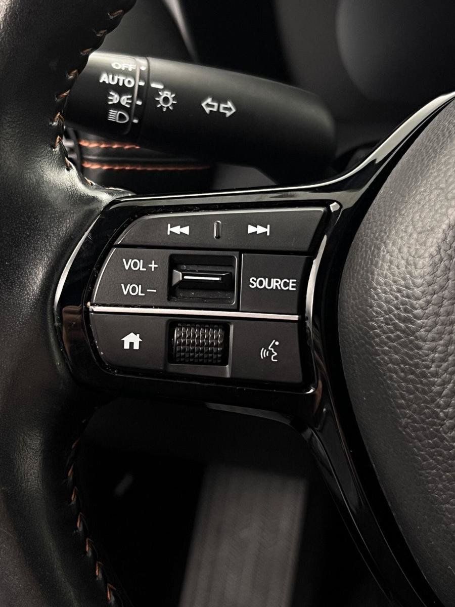 Certified 2025 Honda HR-V Sport image 11