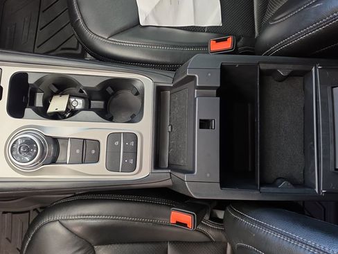 Used 2023 Ford Explorer XLT RWD image 31
