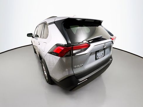 Used 2025 Toyota RAV4 XLE w/ Convenience Package FWD image 8