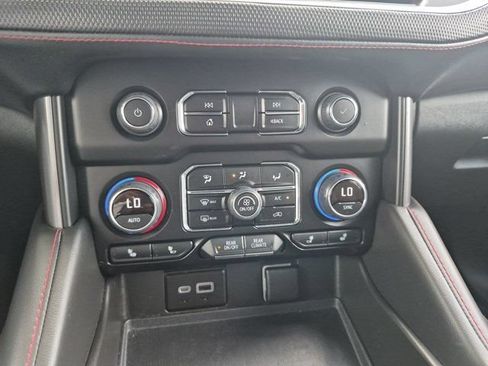 Used 2022 Chevrolet Suburban RST w/ Luxury Package AWD/4WD image 14