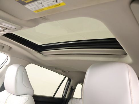 Used 2022 Toyota Highlander Bronze Edition FWD image 16