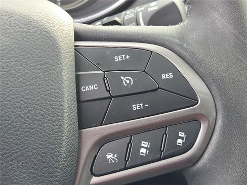 Certified 2022 Jeep Cherokee Limited image 33