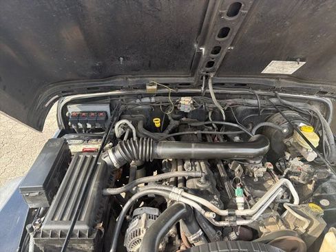 Used 2005 Jeep Wrangler X AWD/4WD image 34