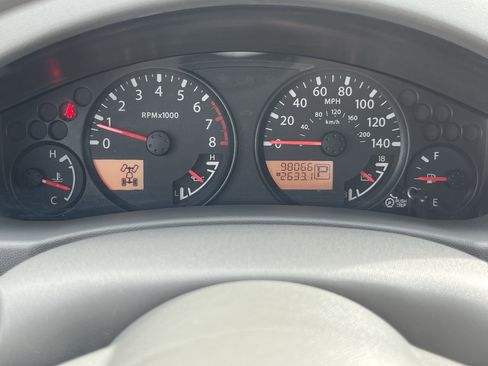 Used 2015 Nissan Frontier SL image 25