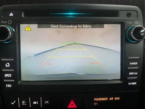Used 2016 Chevrolet Traverse LT w/ Style and Technology Package FWD image 23