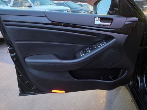 Used 2014 Kia Cadenza Premium image 19