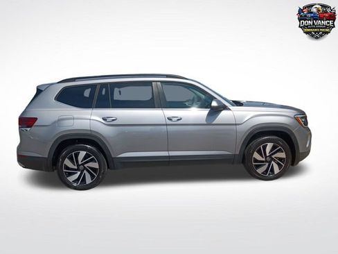 Used 2025 Volkswagen Atlas SE AWD/4WD image 6