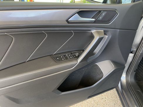Certified 2023 Volkswagen Tiguan SE FWD image 11