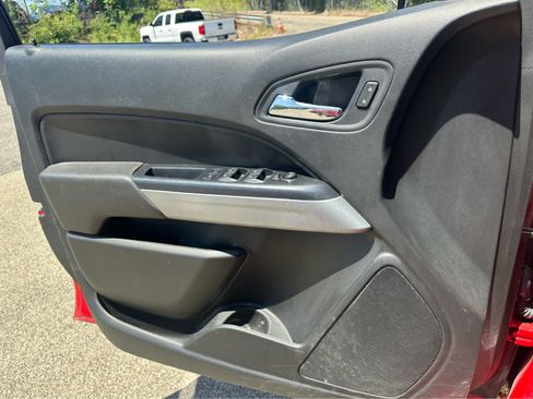 Used 2020 Chevrolet Colorado LT AWD/4WD image 17