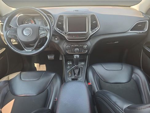 Used 2019 Jeep Cherokee Trailhawk w/ Cold Weather Group image 17